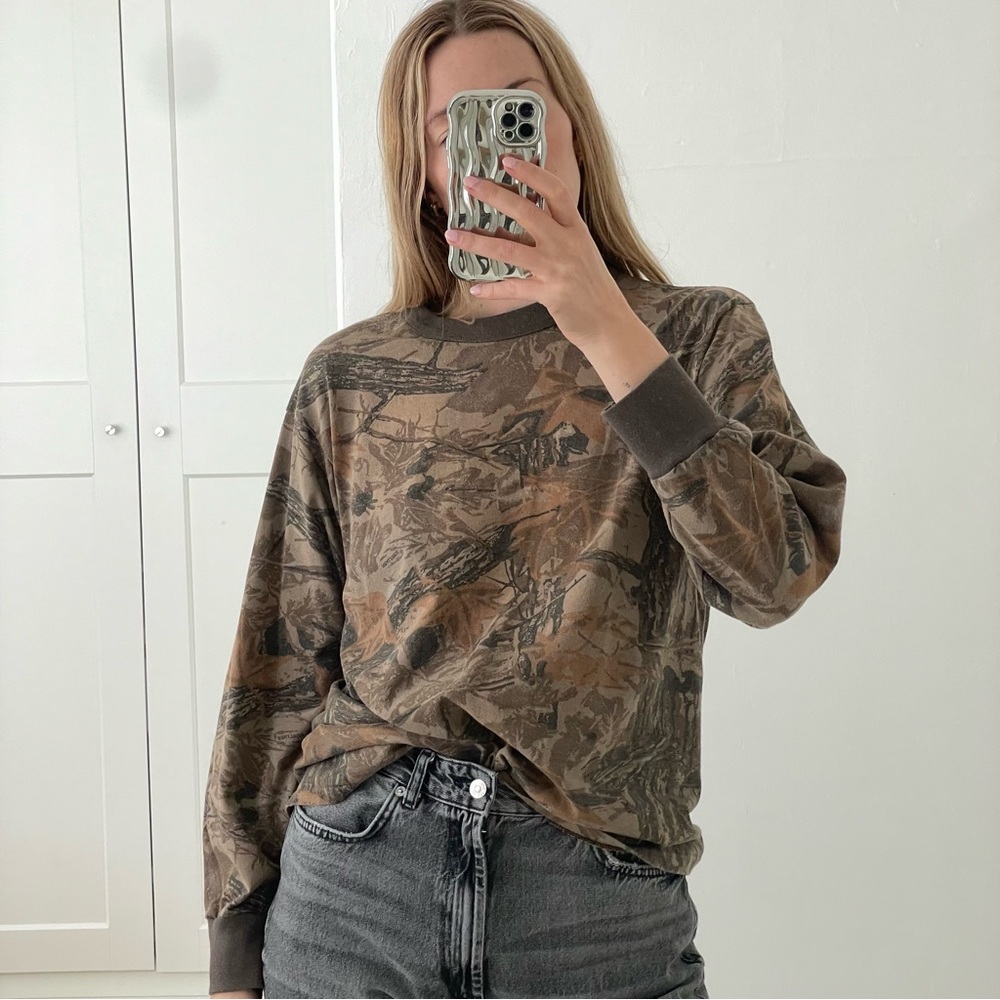 Vintage long sleeve camo shirt | Size L
